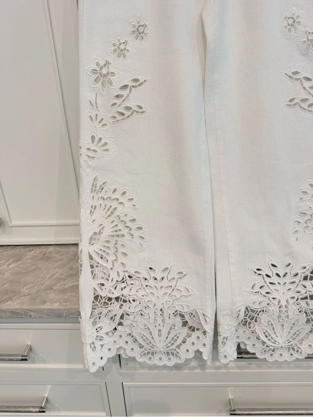 Farm Rio High Rise Embroidered Eyelet off-white Denim Wide Leg Pants - size 26 - Picture 8 of 13